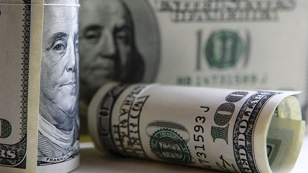 Экономист спрогнозировала отказ стран от расчета в долларах в ближайшие 10 лет<br />
