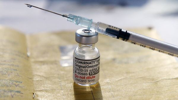 США с 12 мая отменят требование вакцинации от коронавируса для прибывающих в страну<br />
