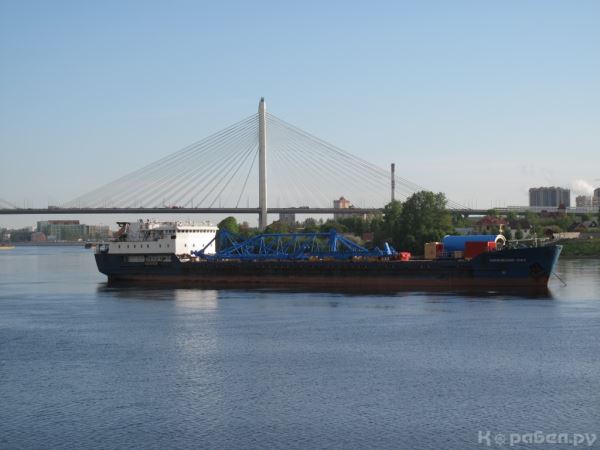 Теплоход "Сормовский-3063" продолжает работать в южных морях
