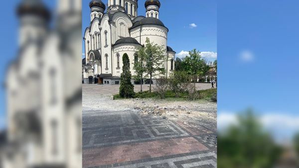 ВСУ повредили Богоявленский кафедральный собор при обстреле Горловки<br />
